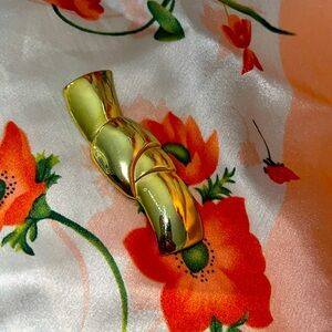 Vintage Carolee Glossy Knot Ribon Gold Tone Brooch Pin